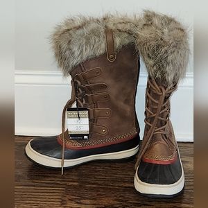 NWT SOREL WOMEN'S JOAN OF ARCTIC™ BOOT, SIZE 9.5
